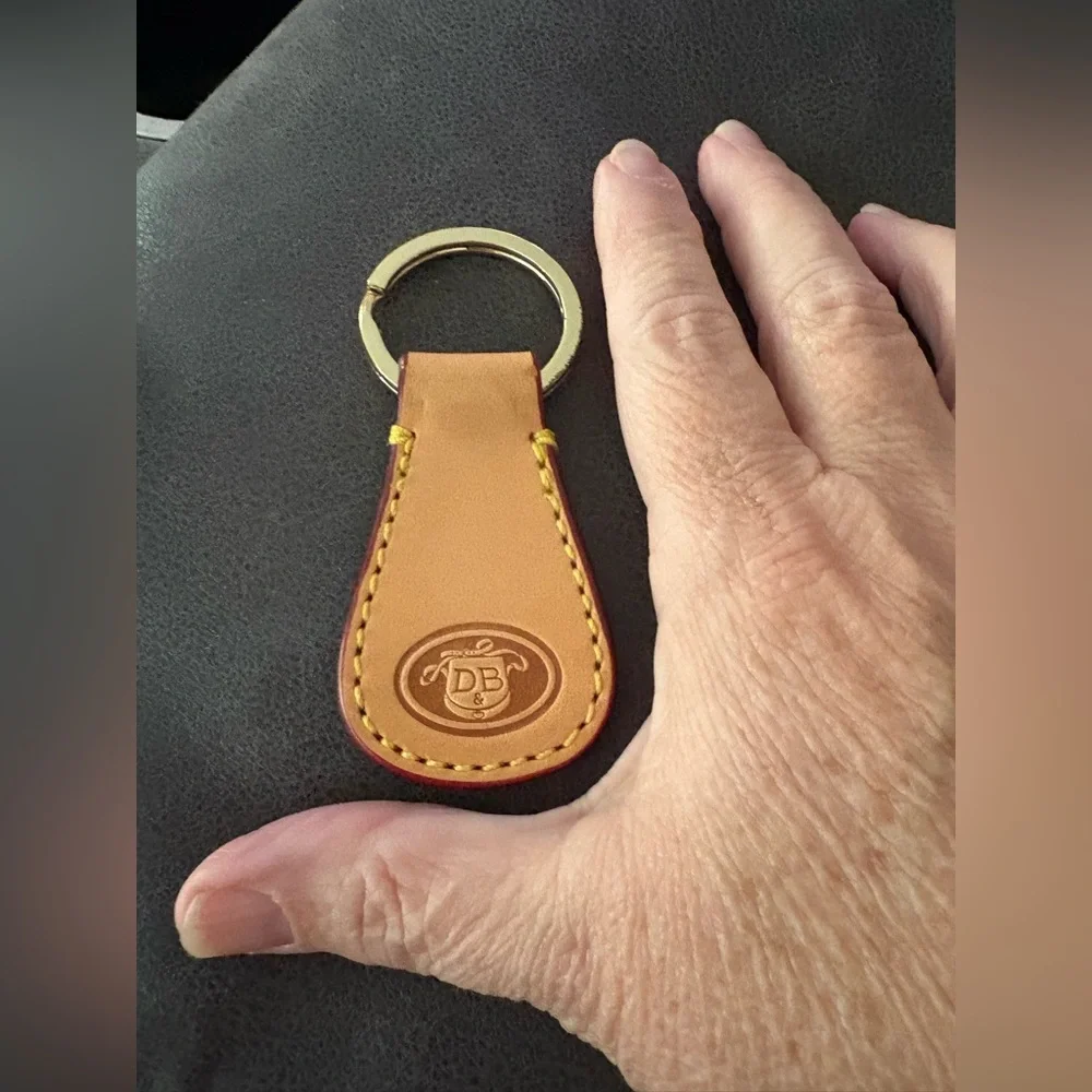 Dooney & Bourke Women’s Light Tan Leather Keychain NWOT Gold FOB key ring‎